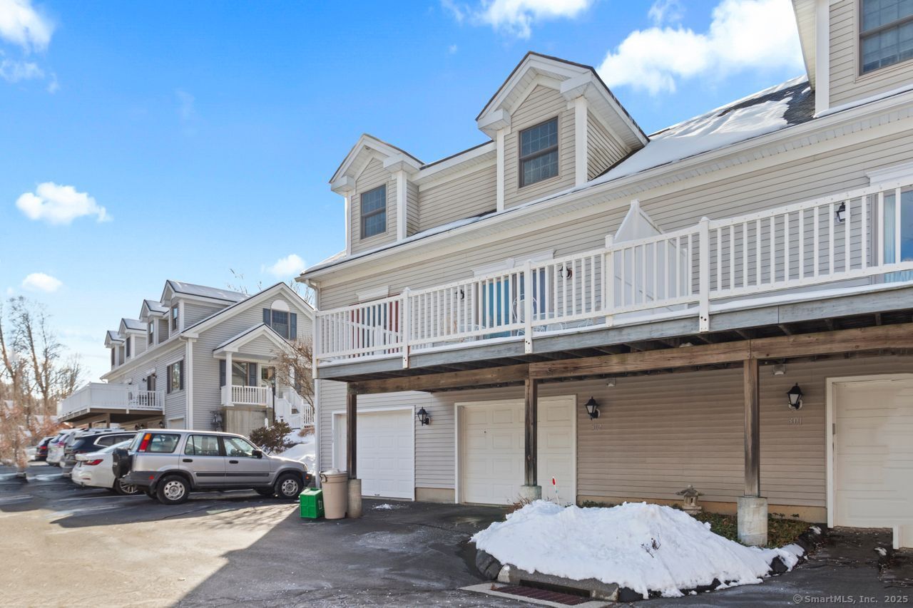 302 Stoney, New Fairfield, Connecticut 06812