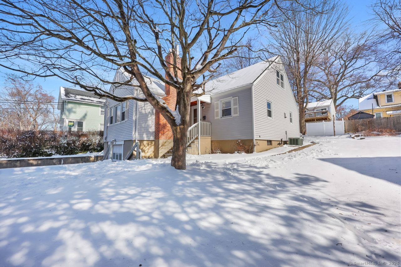 17 Hayes Avenue, Norwalk, Connecticut photo 1