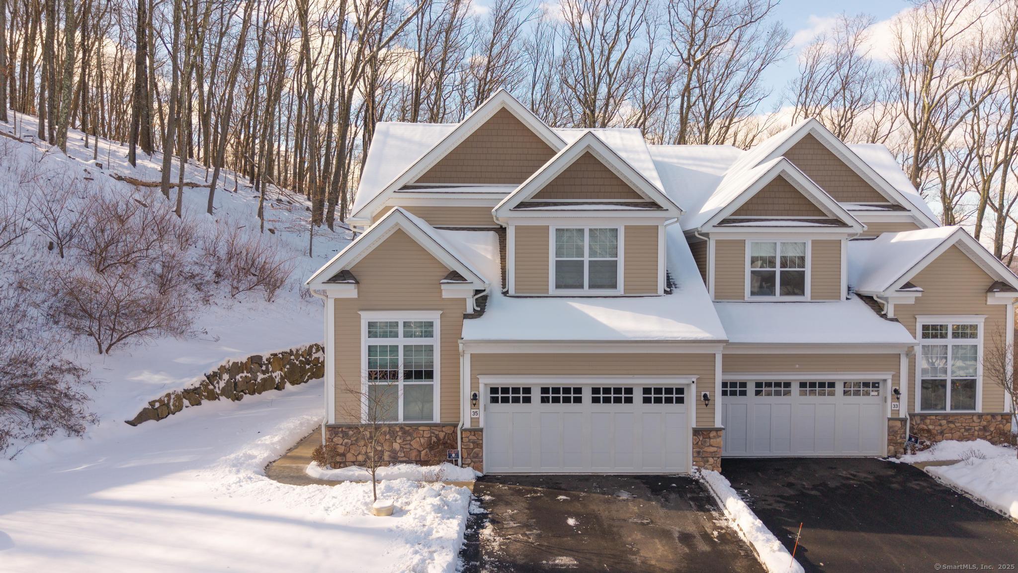 35 Hunting Ridge, Bethel, Connecticut 06801