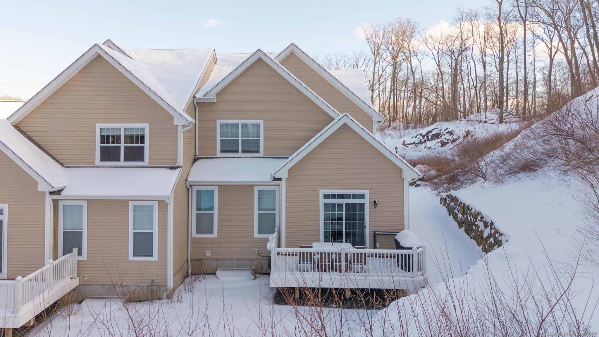 35 Hunting Ridge, Bethel, Connecticut 06801