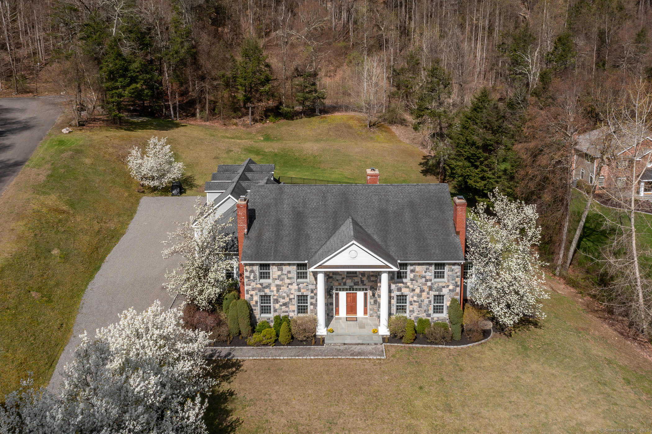 8 River Oaks, Sherman, Connecticut 06784