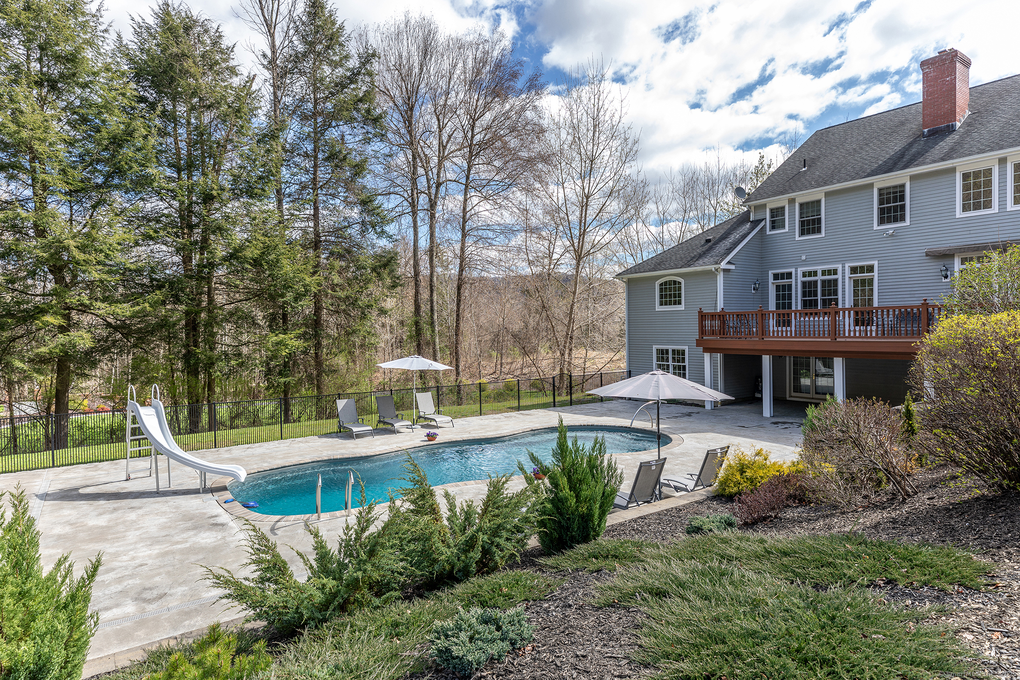 8 River Oaks, Sherman, Connecticut 06784