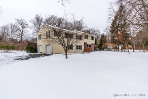 111 Comstock Hill Avenue