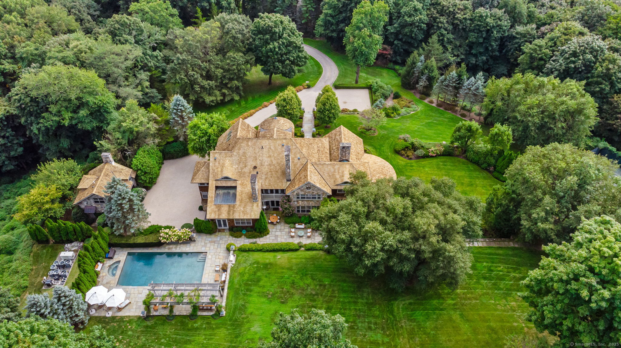 65 Hunting Ridge, Greenwich, Connecticut 06831