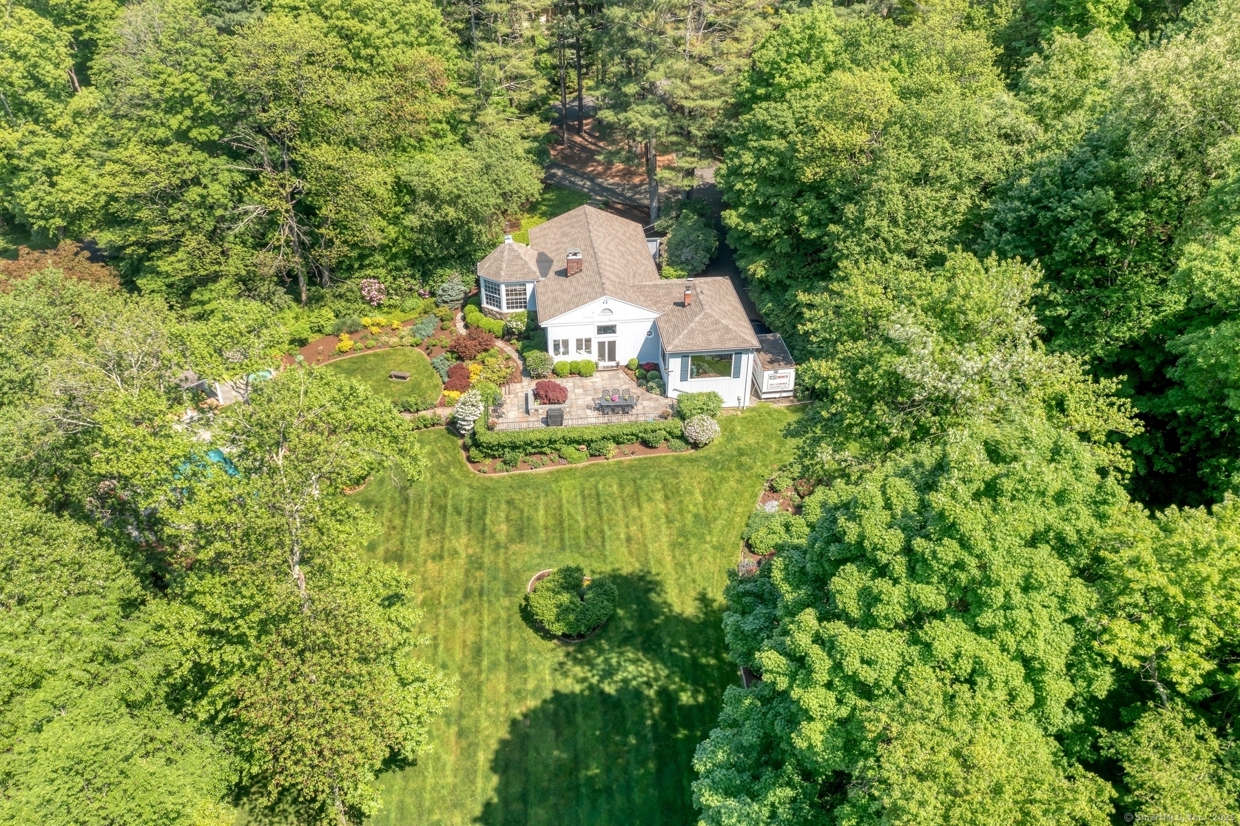 190 Old Stagecoach, Ridgefield, Connecticut 06877