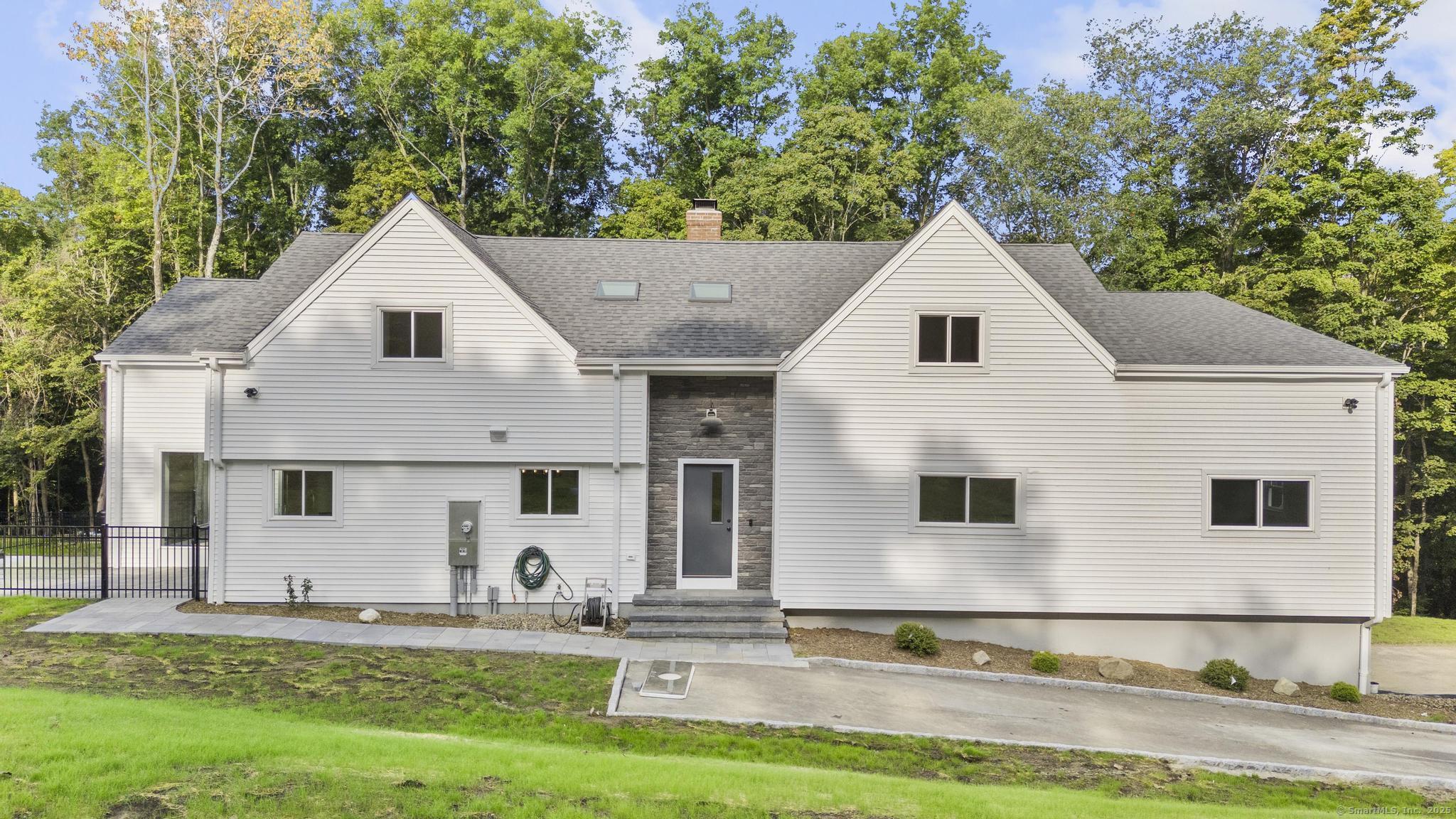 42 Spring Valley, Woodbridge, Connecticut 06525