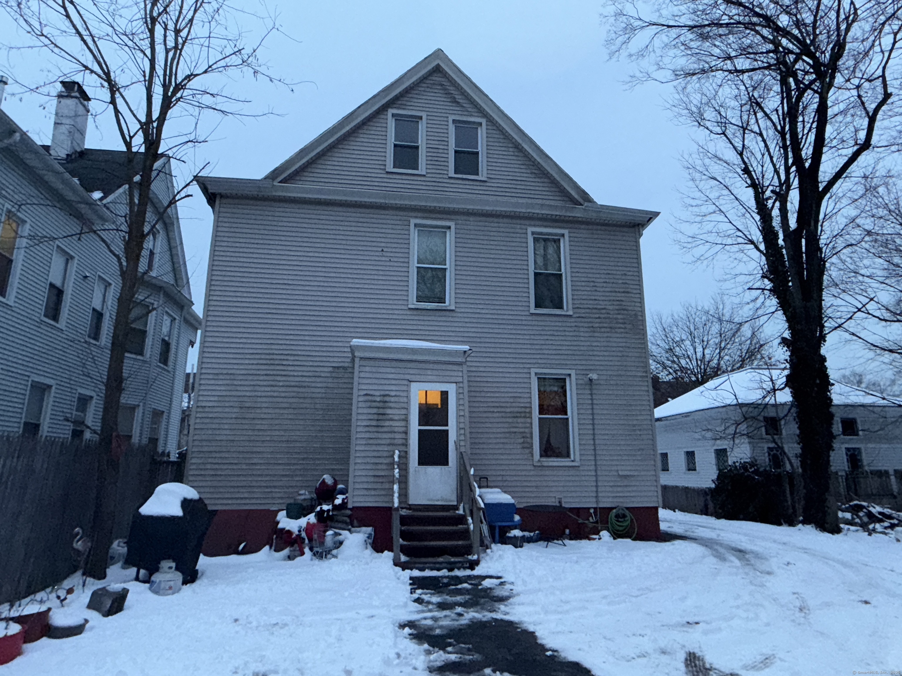 168 Ellsworth, New Haven, Connecticut 06511