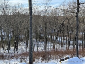 Homes for sale in Oxford, CT | 24 Oakcrest Rd, Oxford, CT 06478 | MLS# 24075543