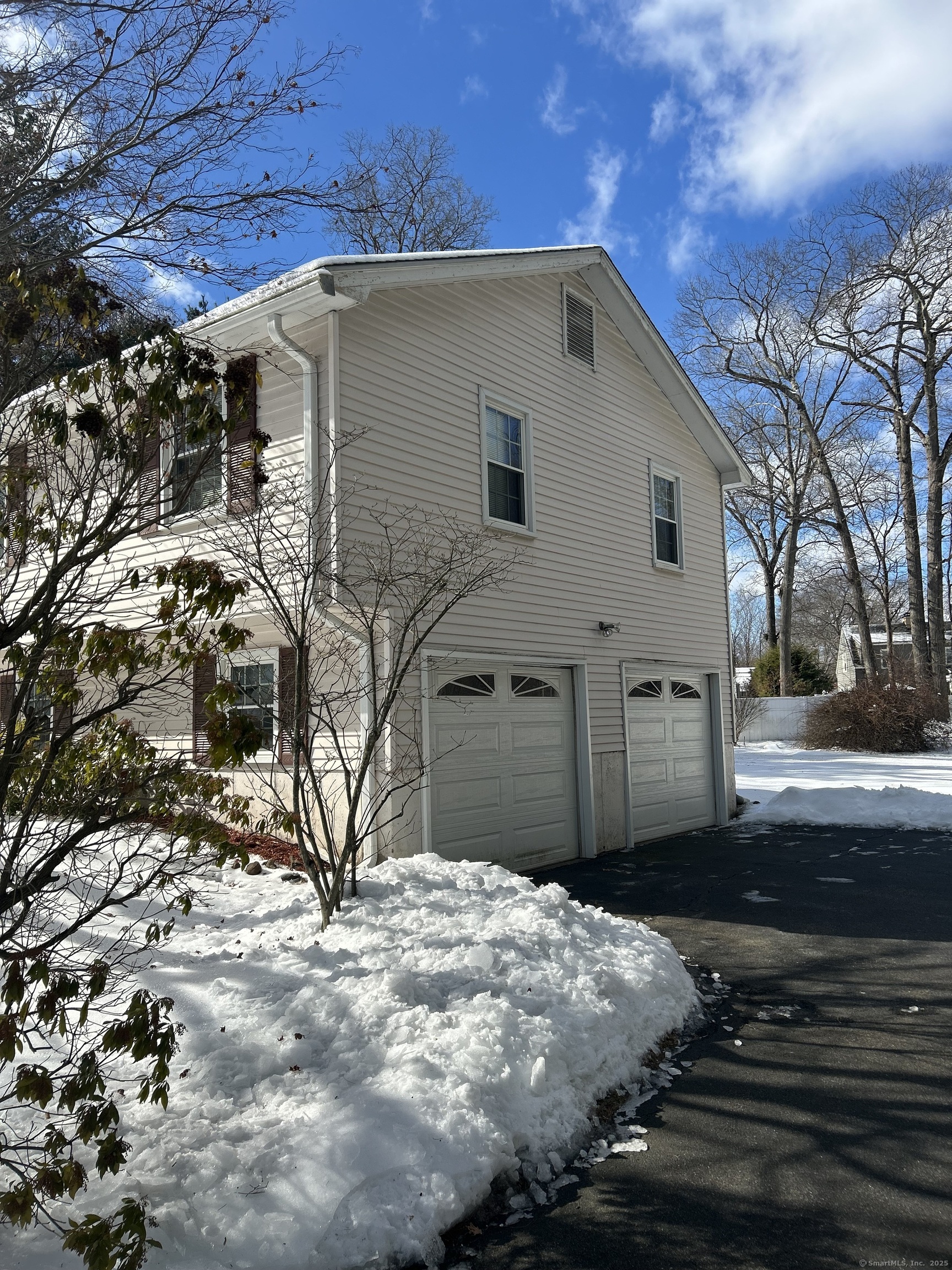 77 Surrey, Meriden, Connecticut 06451