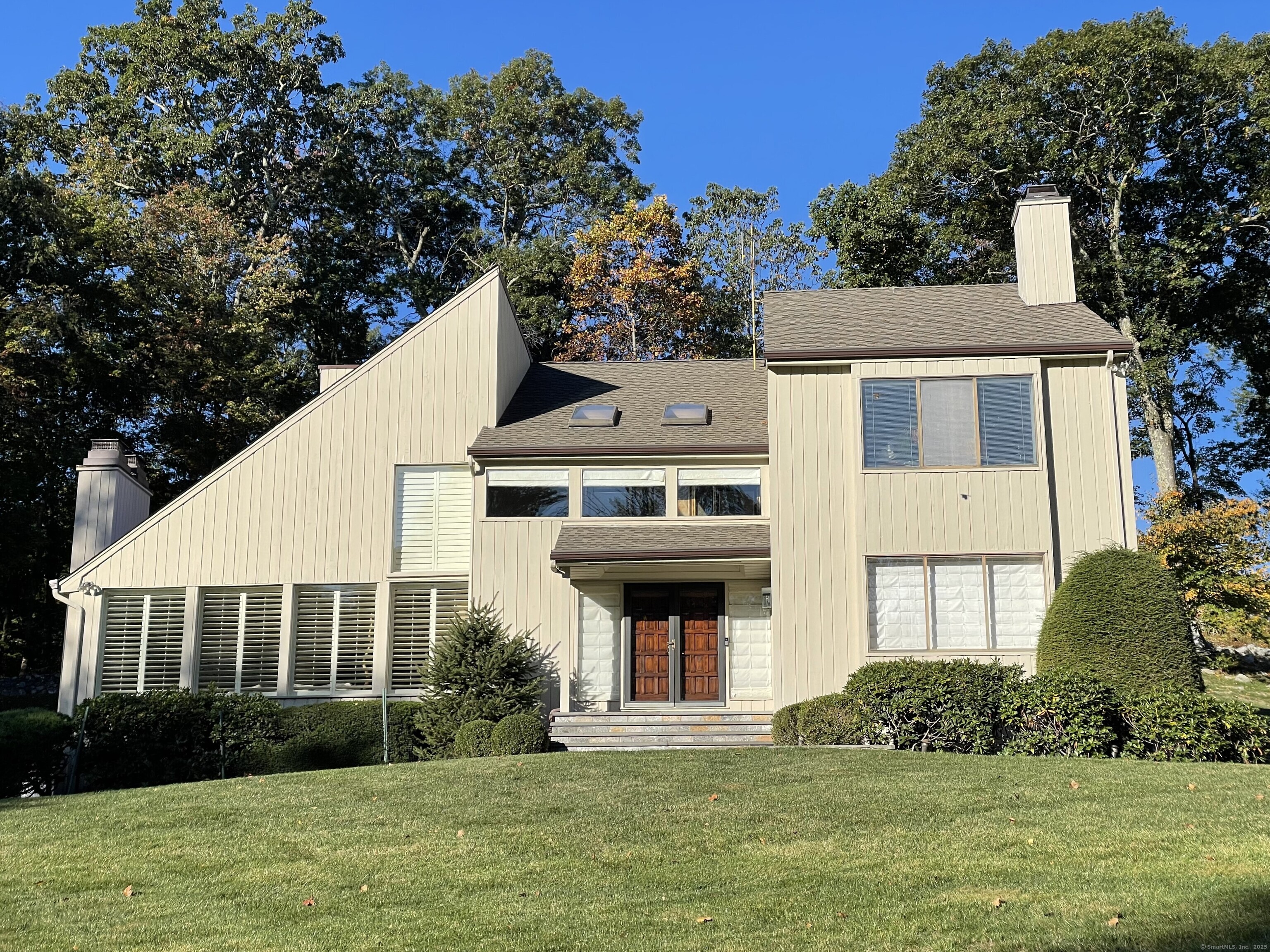 30 Ridge Brook Lane, Stamford, Connecticut photo 1