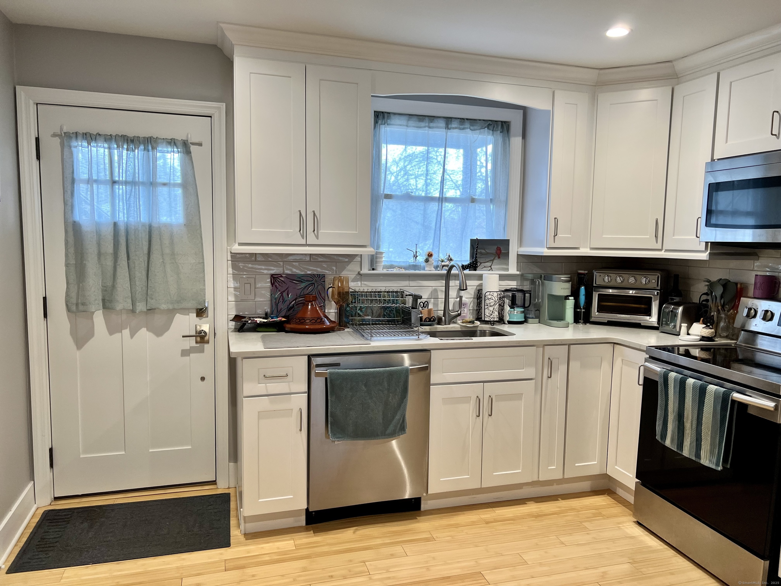 7 Dale Street, Stamford, Connecticut photo 1