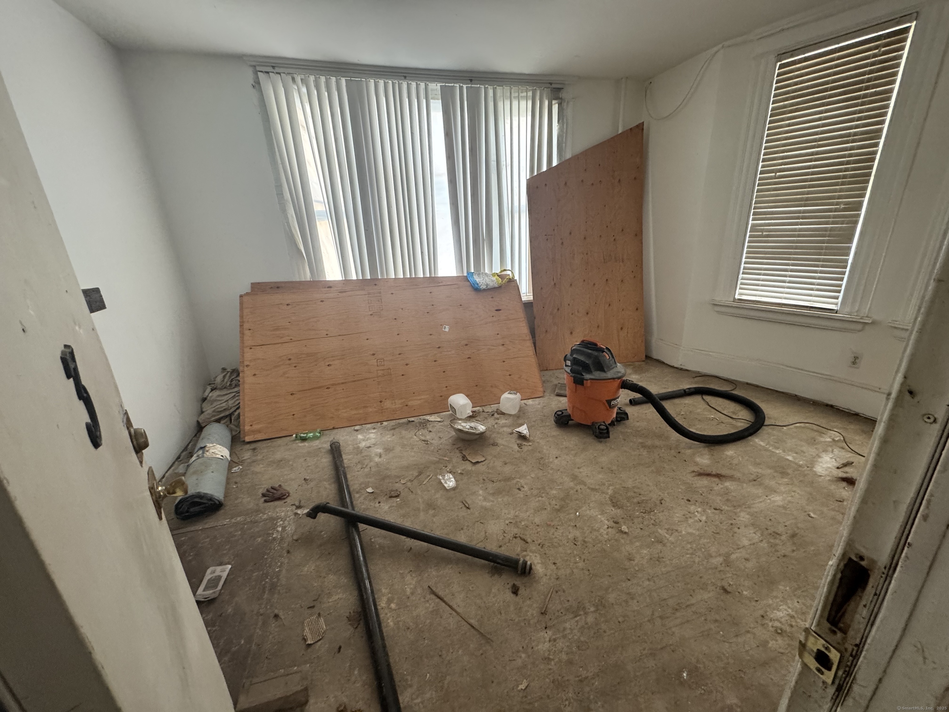 435 Willow, Waterbury, Connecticut 06710