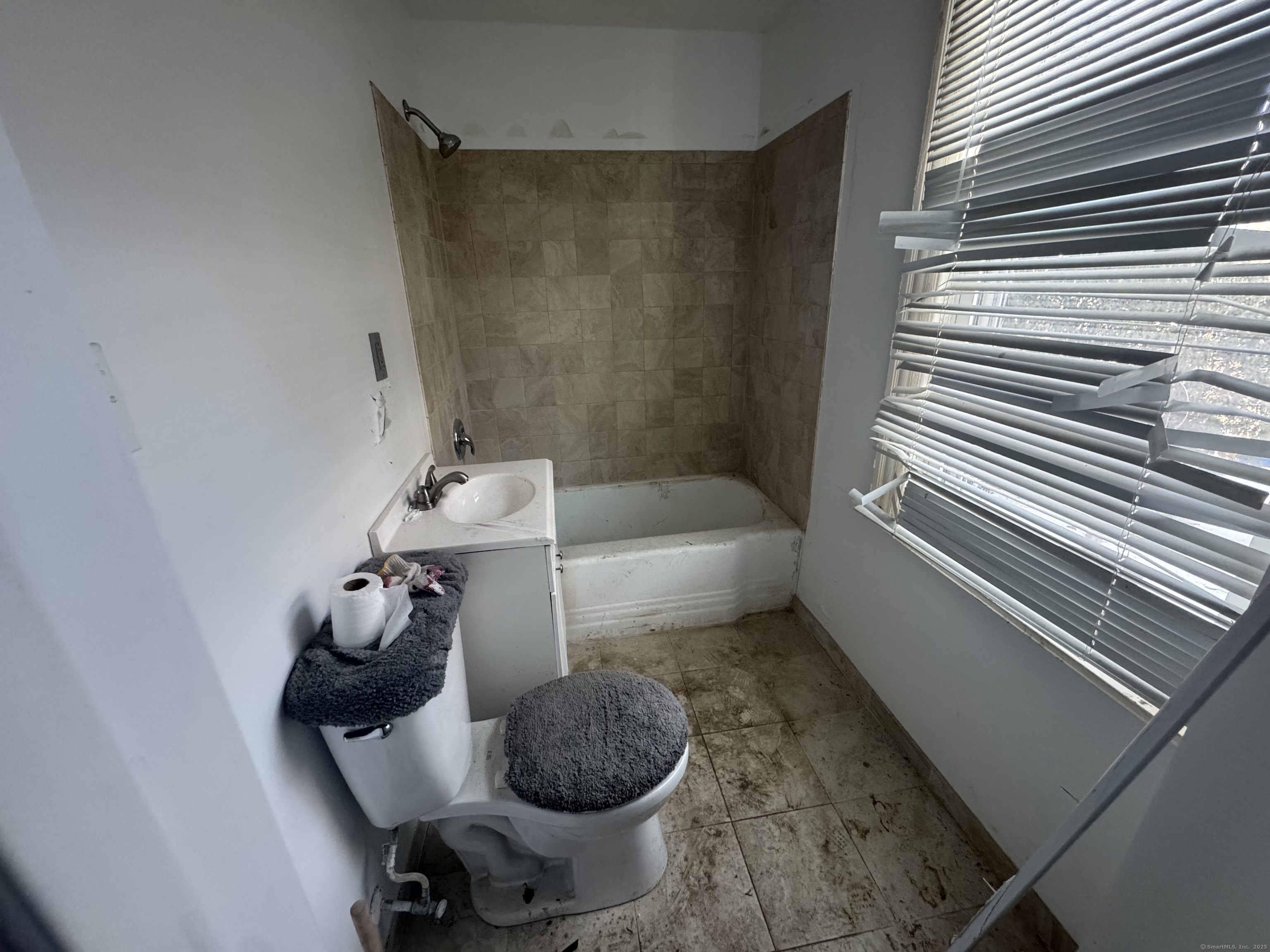 435 Willow, Waterbury, Connecticut 06710