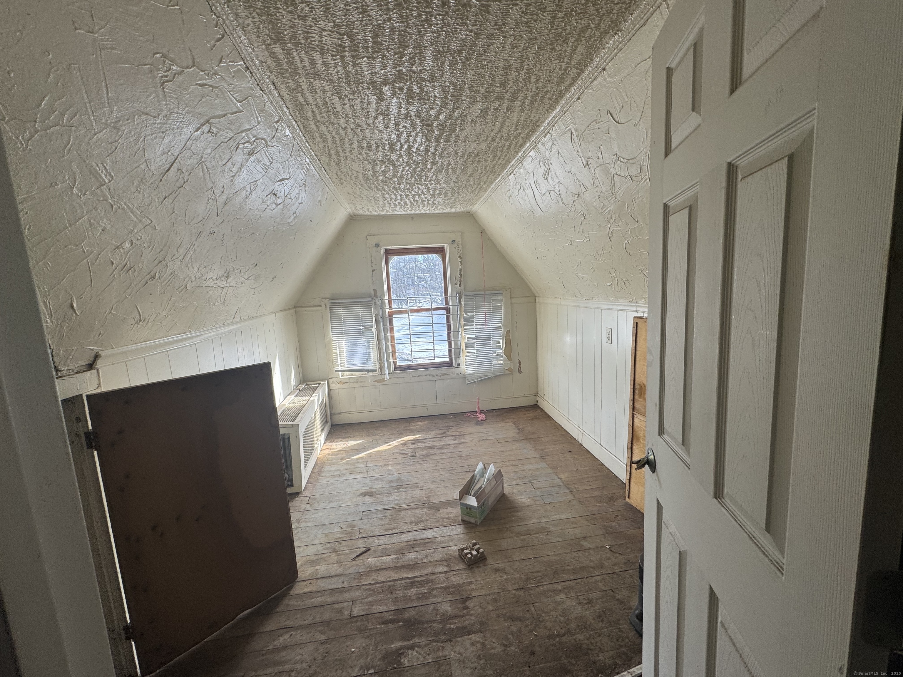 435 Willow, Waterbury, Connecticut 06710