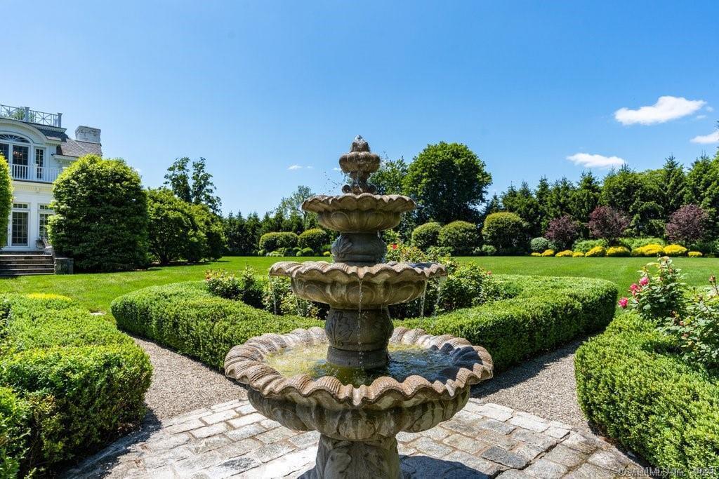 262 Brushy Ridge, New Canaan, Connecticut 06840