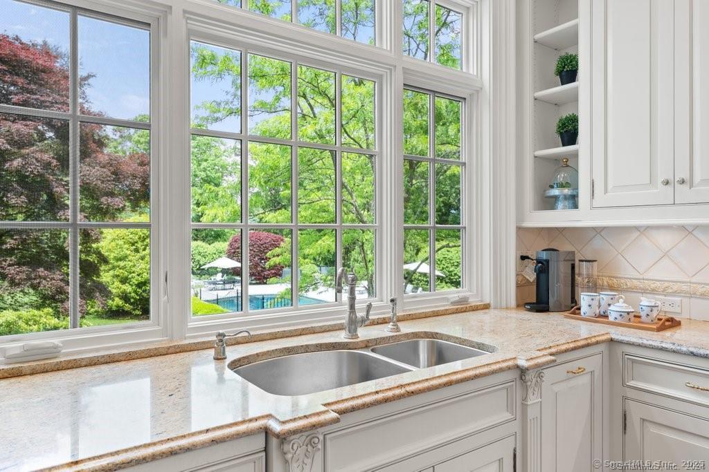 262 Brushy Ridge, New Canaan, Connecticut 06840