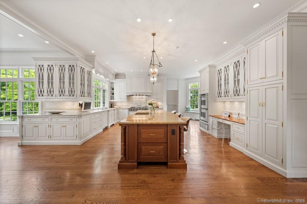 262 Brushy Ridge, New Canaan, Connecticut 06840