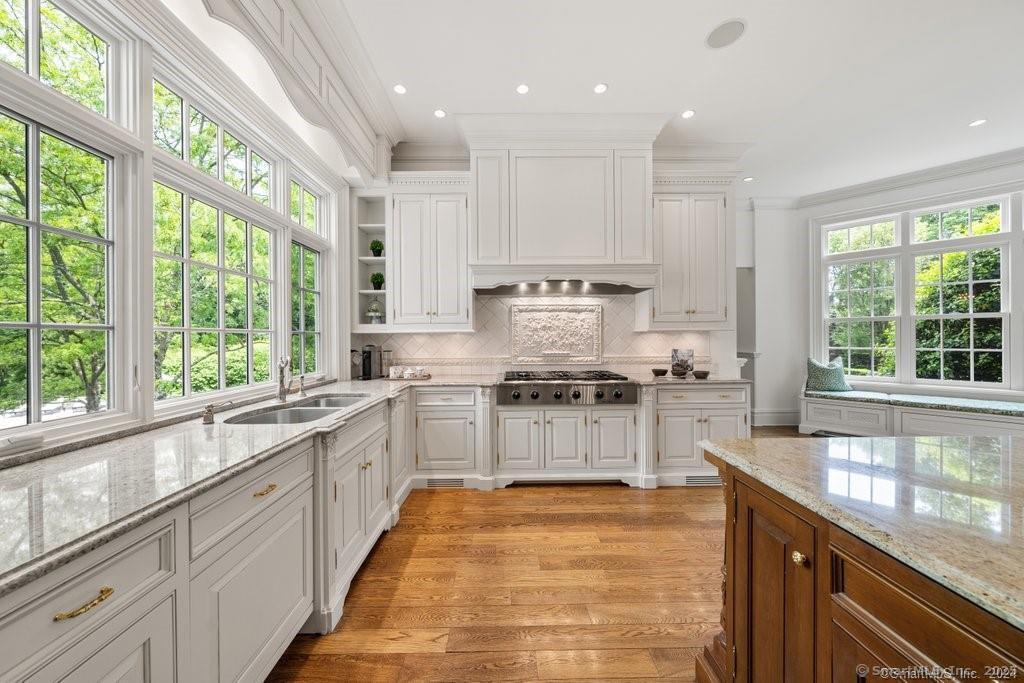 262 Brushy Ridge, New Canaan, Connecticut 06840