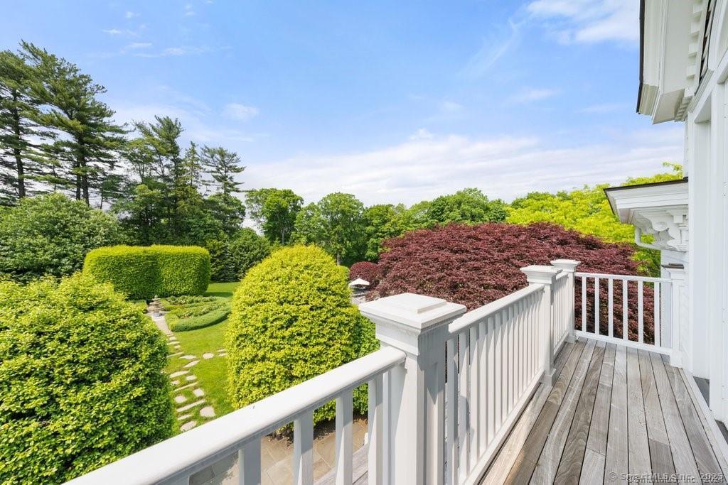 262 Brushy Ridge, New Canaan, Connecticut 06840
