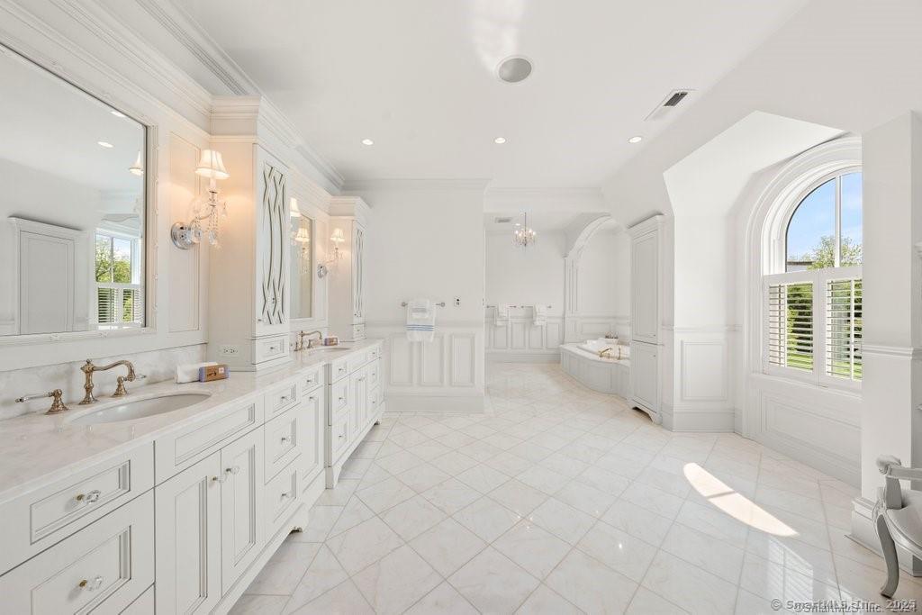 262 Brushy Ridge, New Canaan, Connecticut 06840