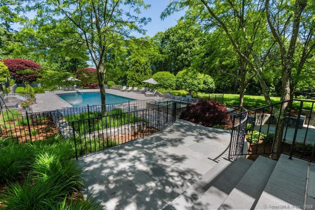 262 Brushy Ridge, New Canaan, Connecticut 06840