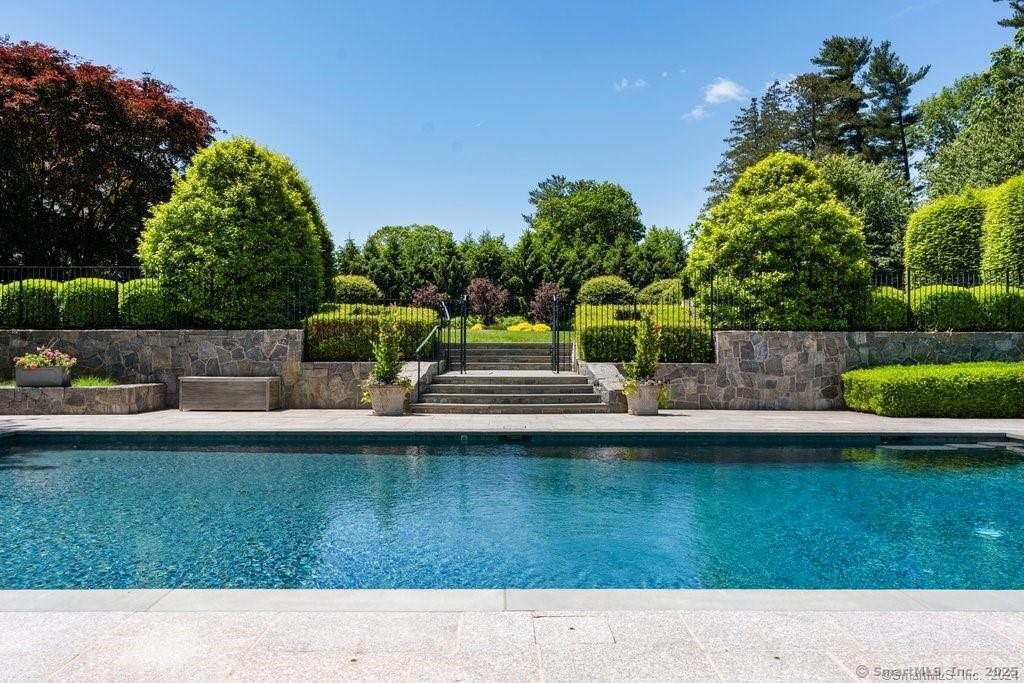 262 Brushy Ridge, New Canaan, Connecticut 06840