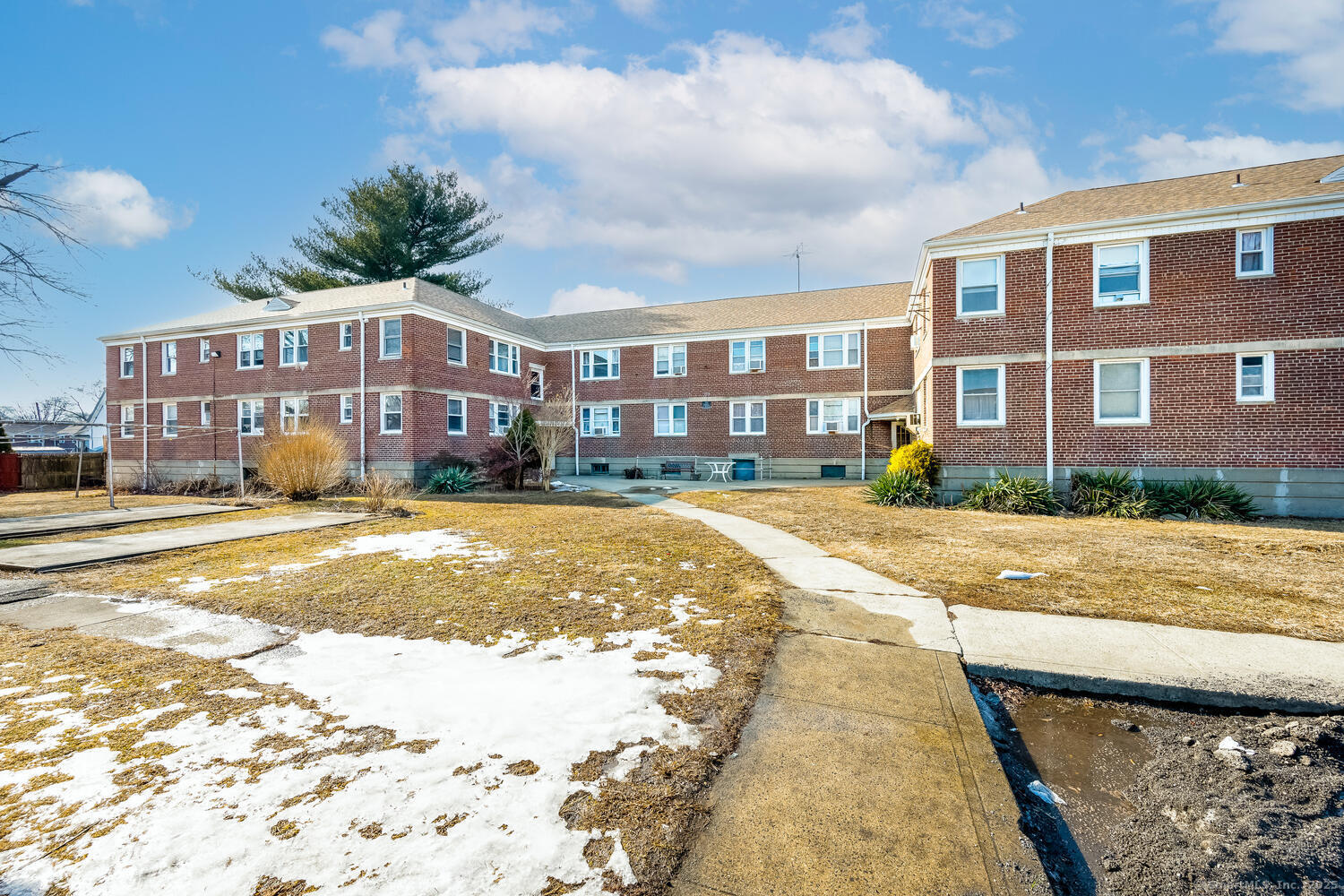 88 Canaan, Stratford, Connecticut 06614