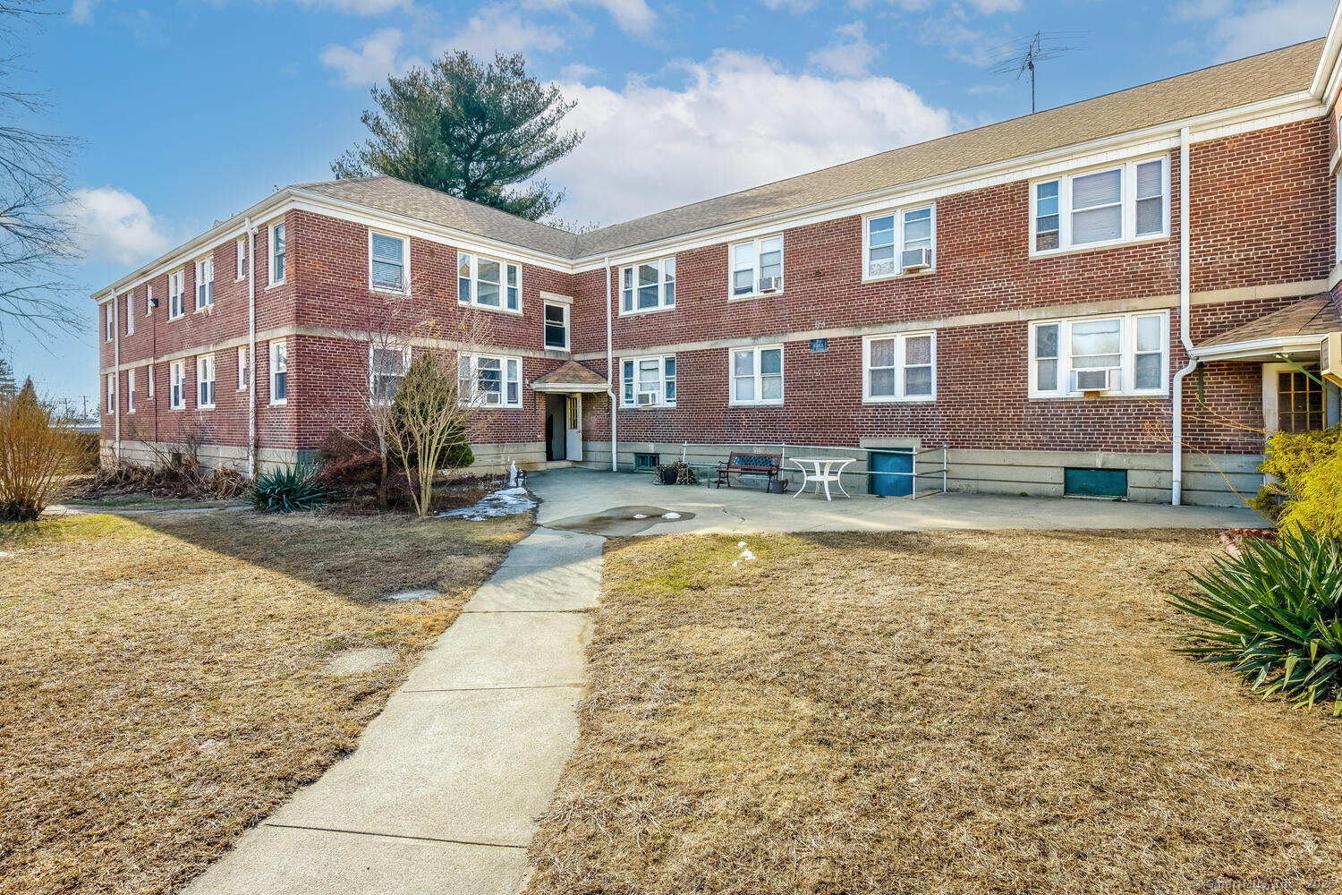 88 Canaan, Stratford, Connecticut 06614