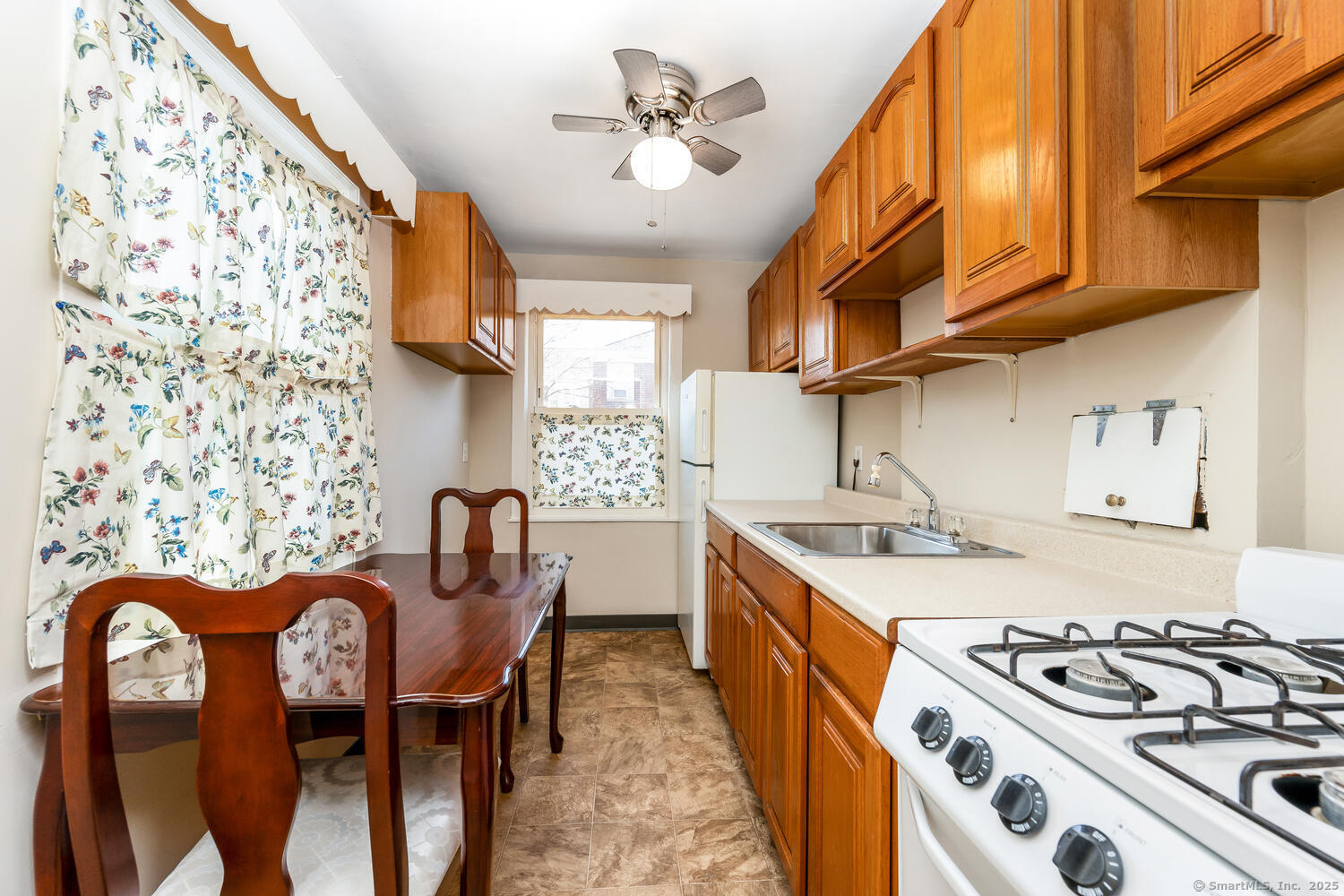 88 Canaan, Stratford, Connecticut 06614