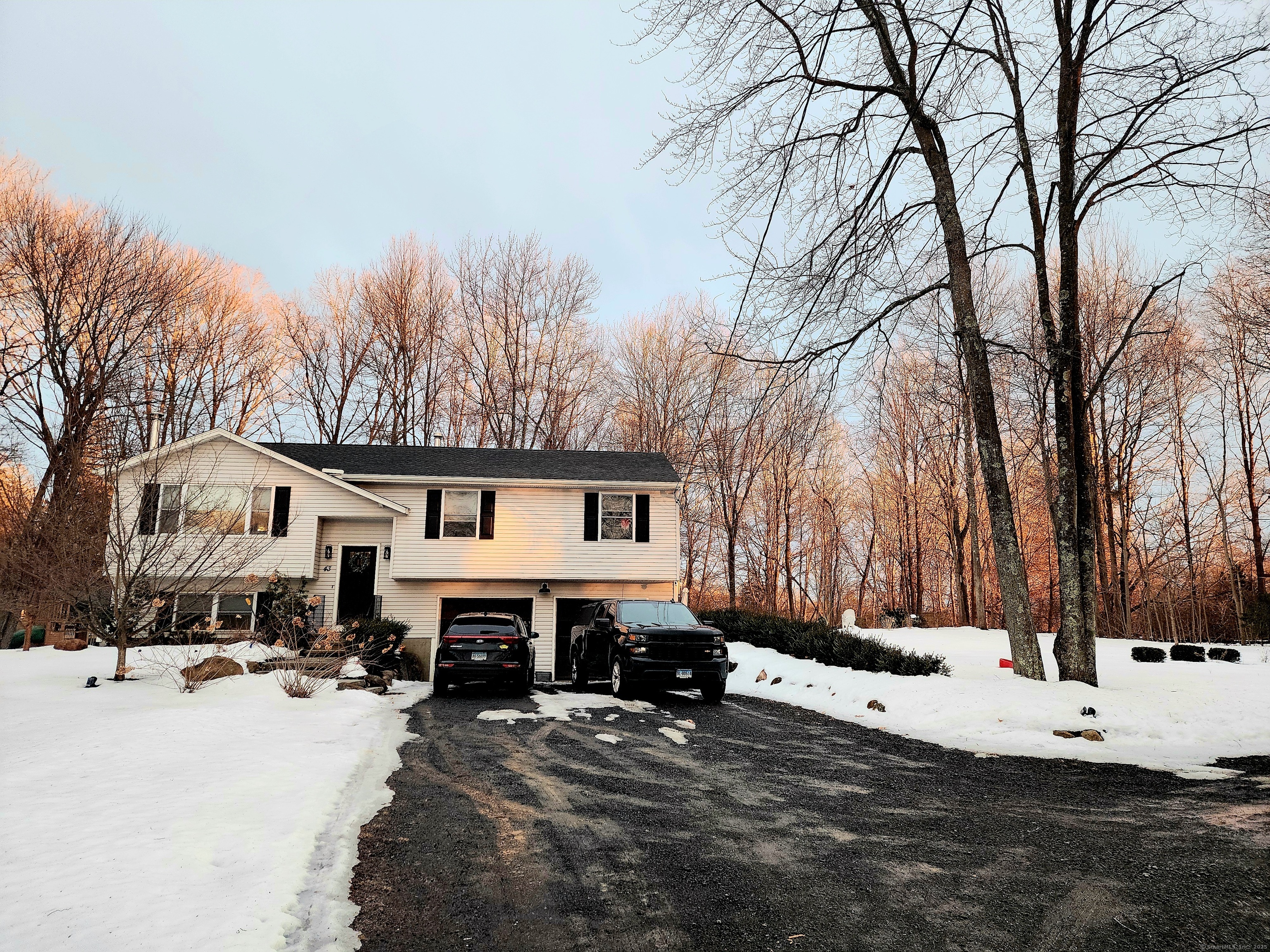 Masthay Cir, Southington, CT 06489 #1