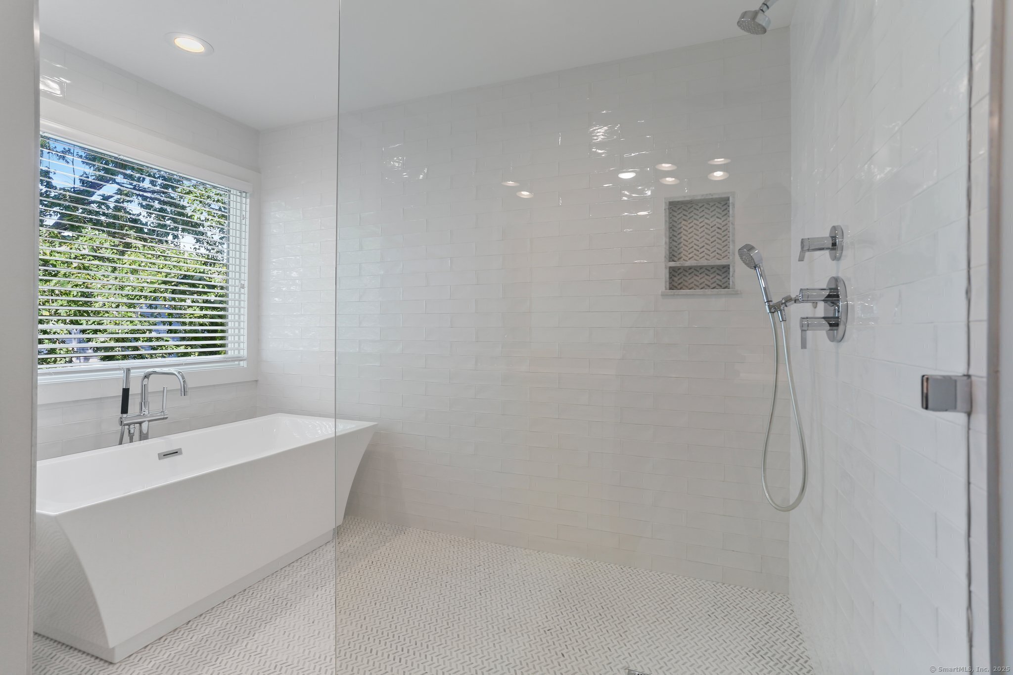 320 Pine Creek, Fairfield, Connecticut 06824