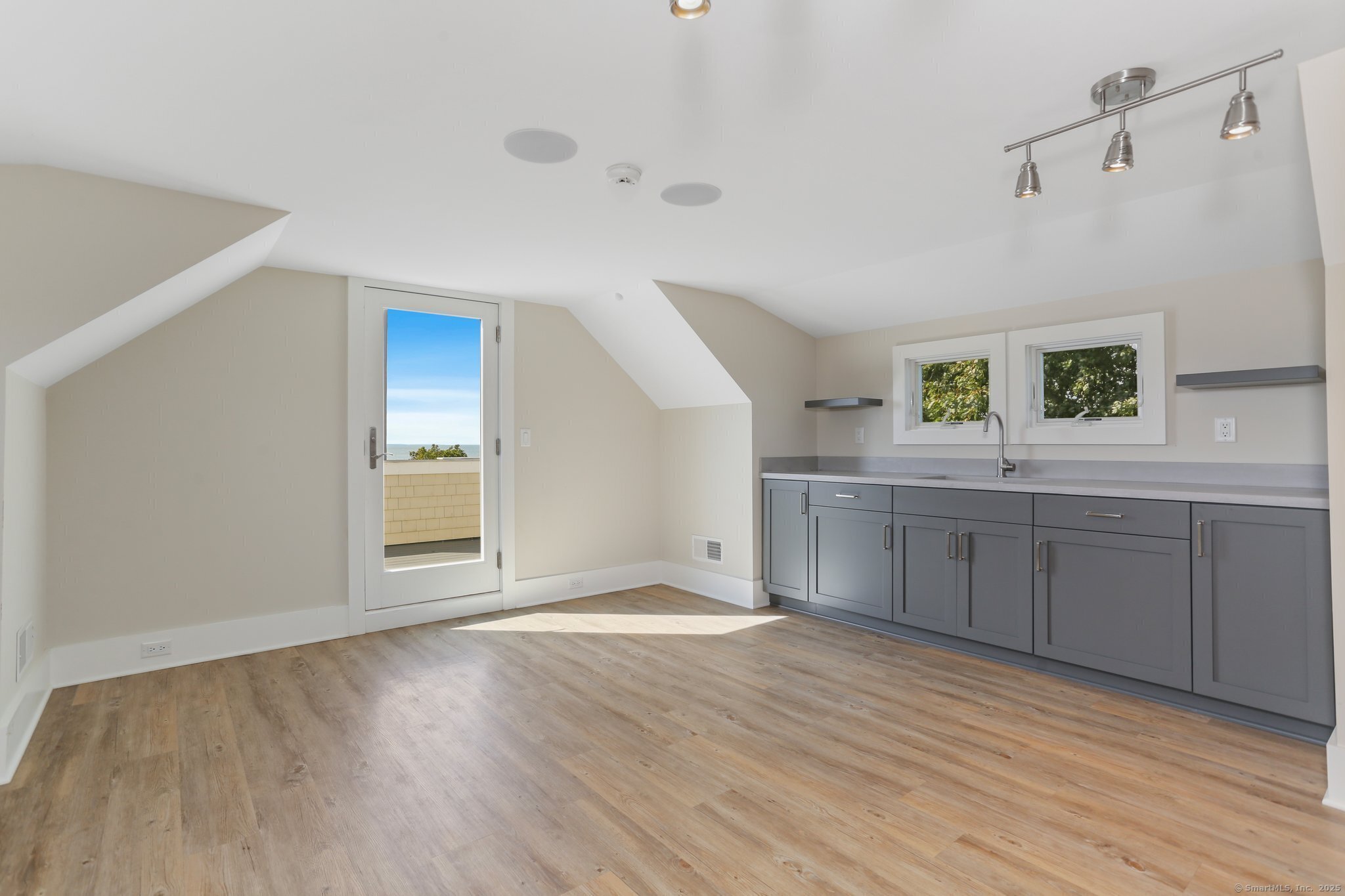 320 Pine Creek, Fairfield, Connecticut 06824