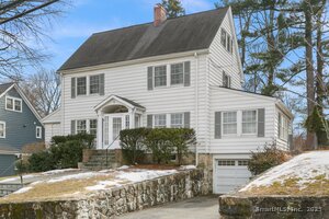 6 Howes Avenue