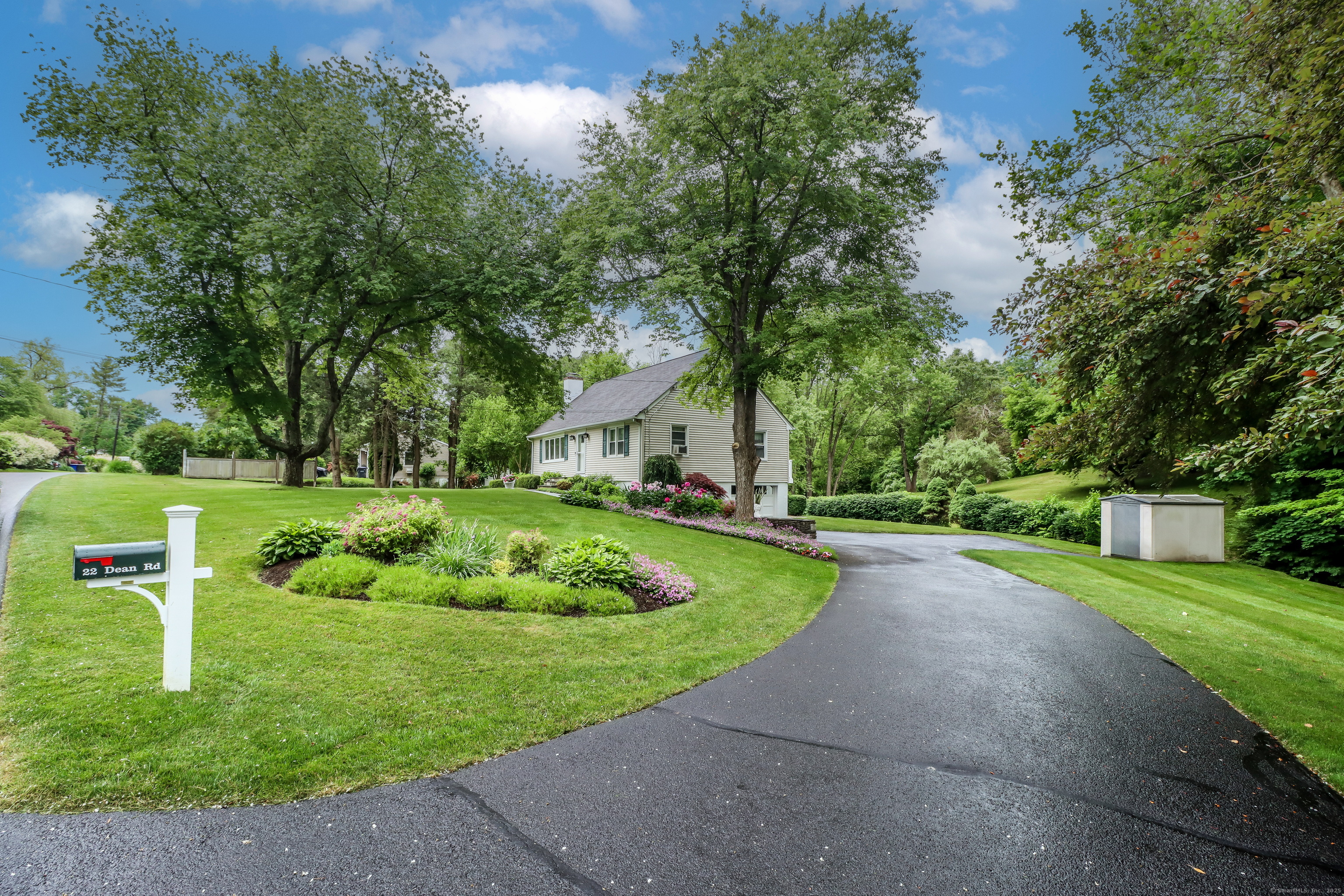 22 Dean, Brookfield, Connecticut 06804