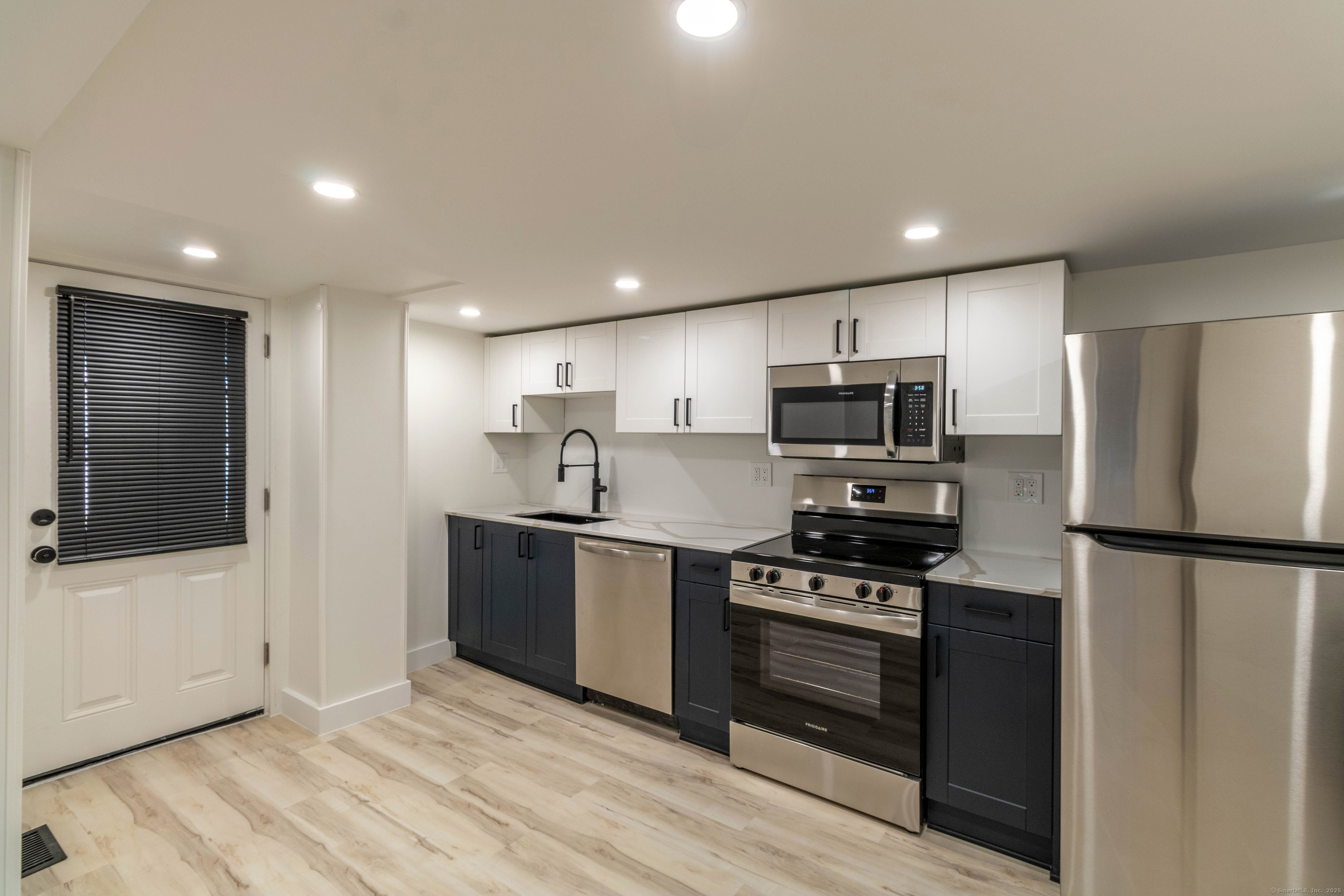 Main St, Portland, CT 06480