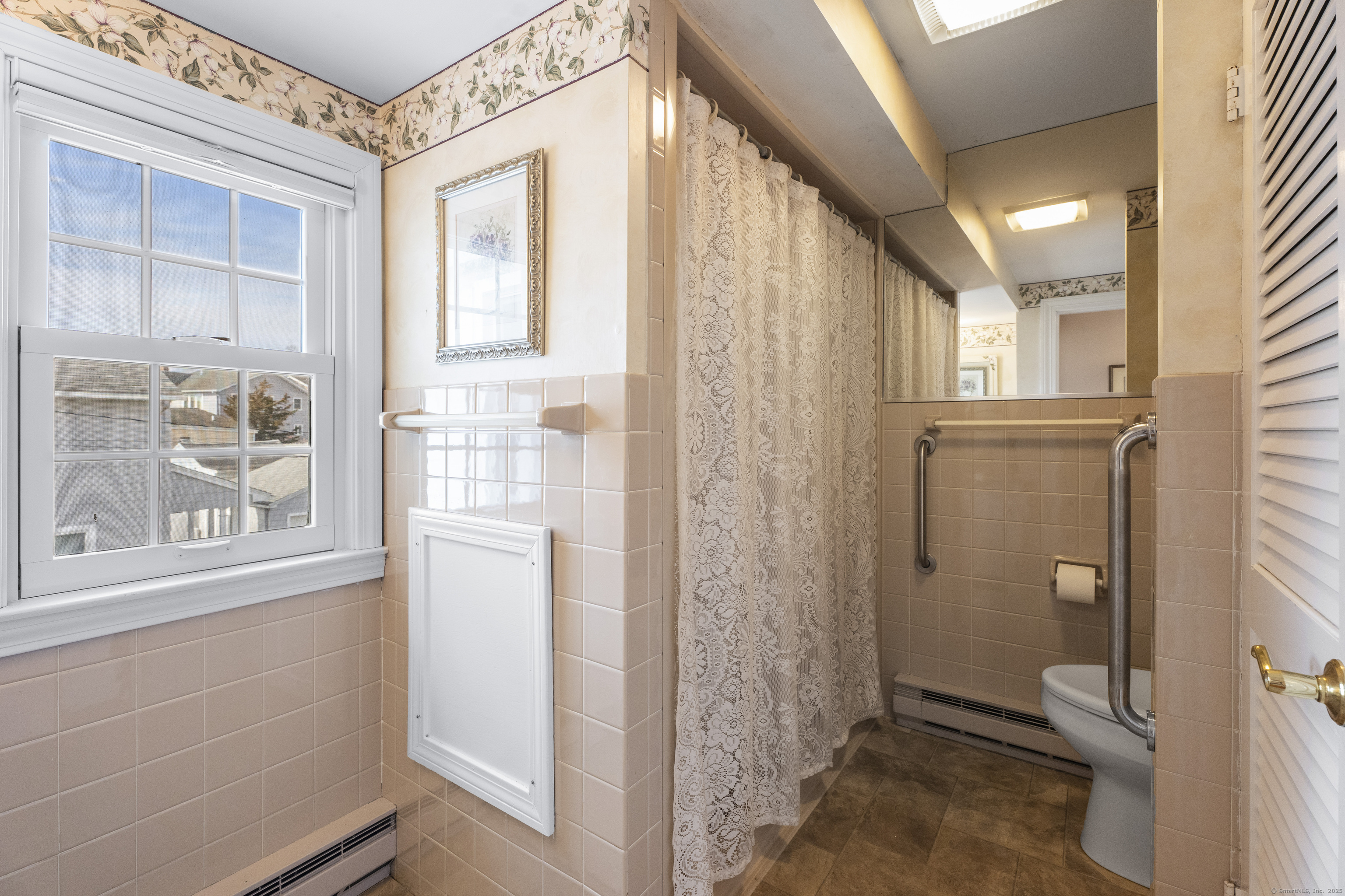37 Seaview, Branford, Connecticut 06405