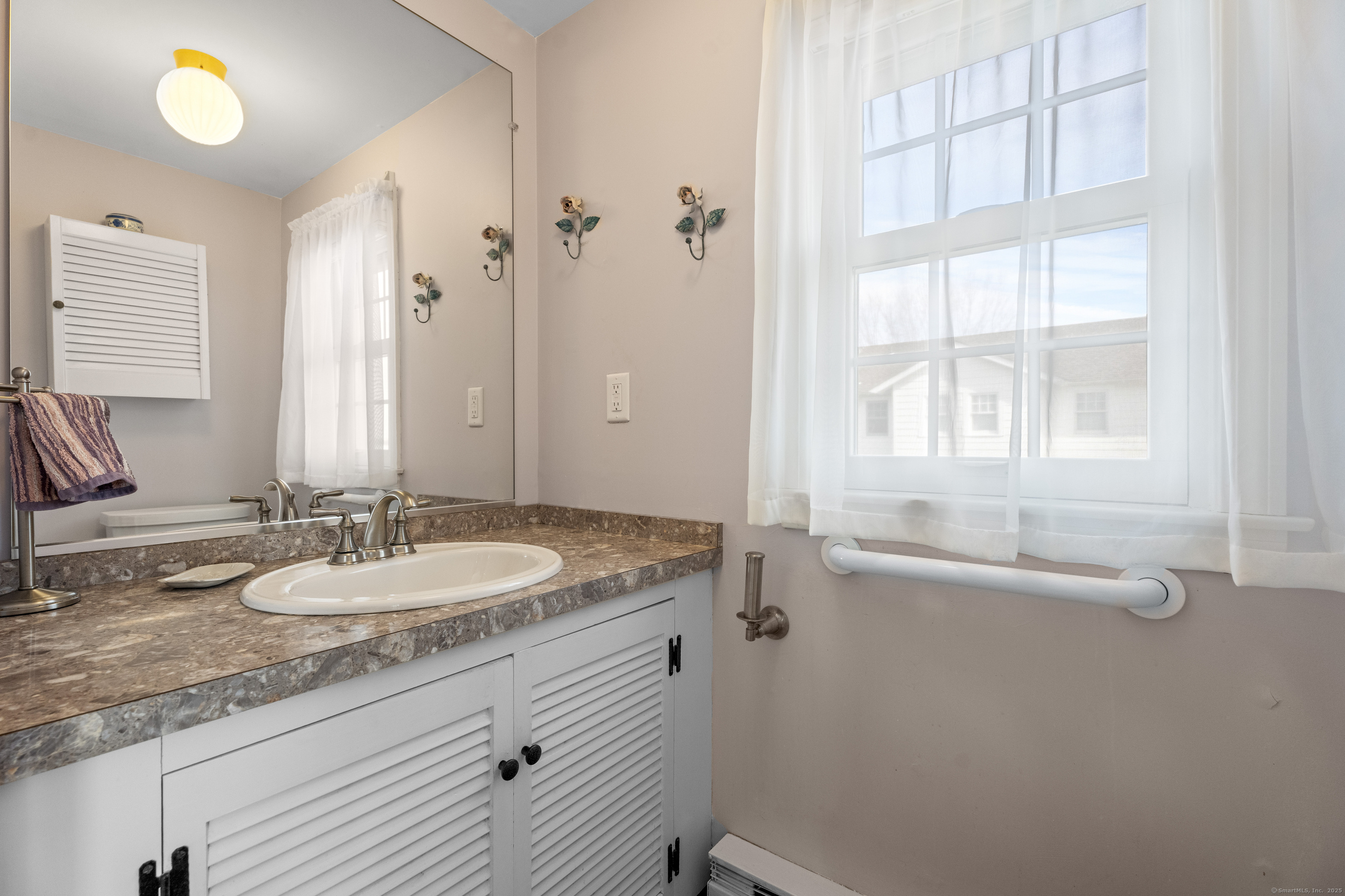 37 Seaview, Branford, Connecticut 06405