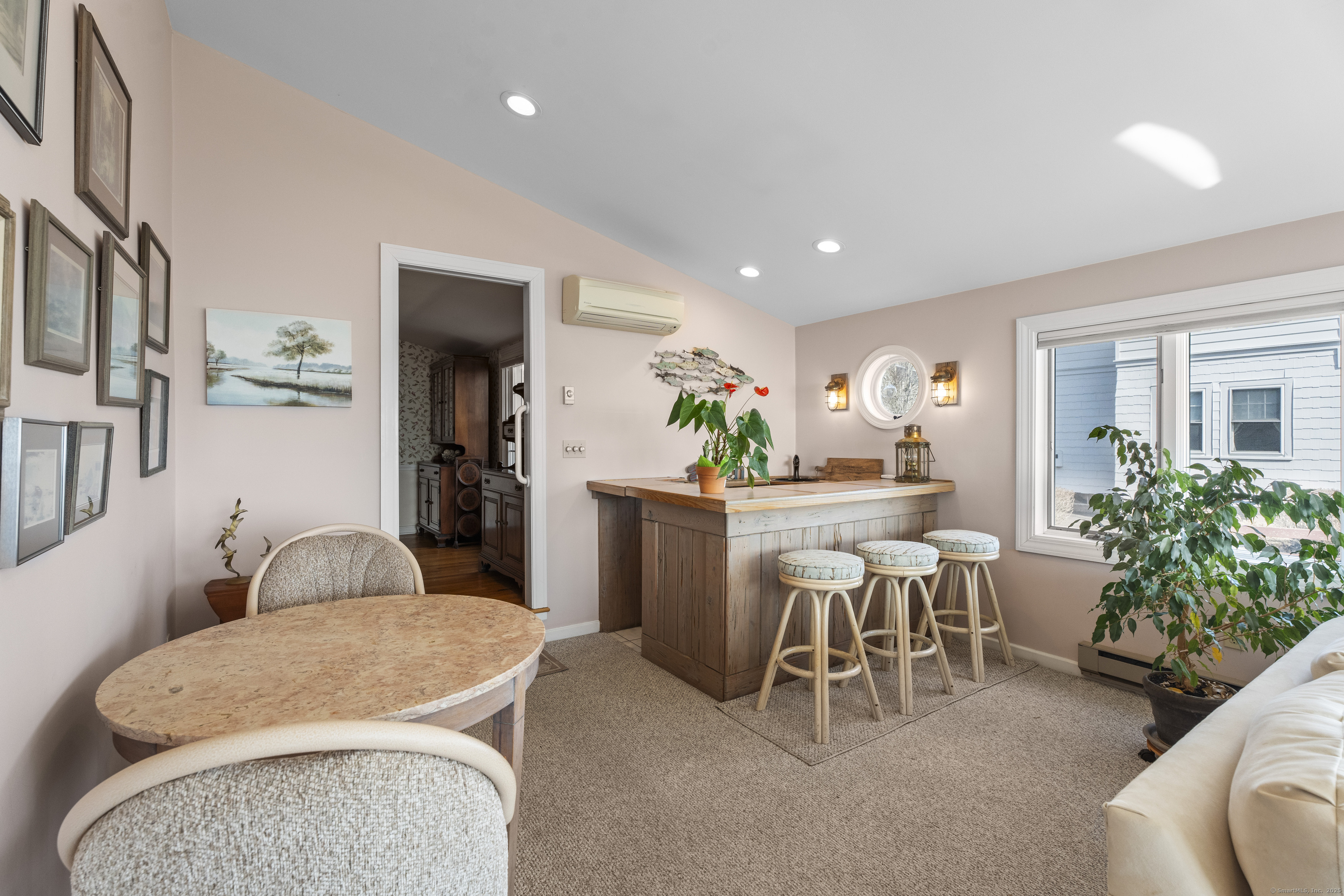 37 Seaview, Branford, Connecticut 06405