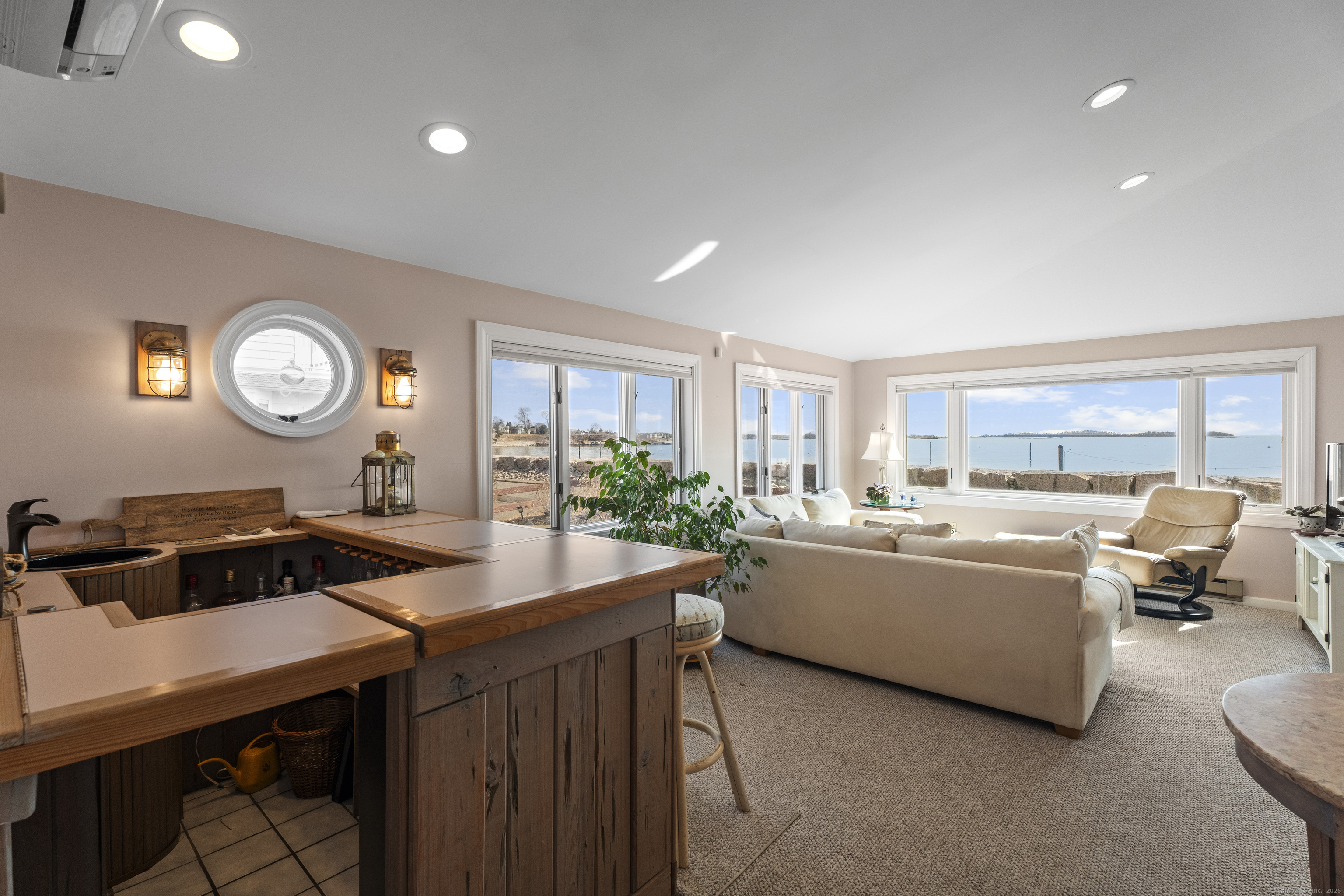37 Seaview, Branford, Connecticut 06405