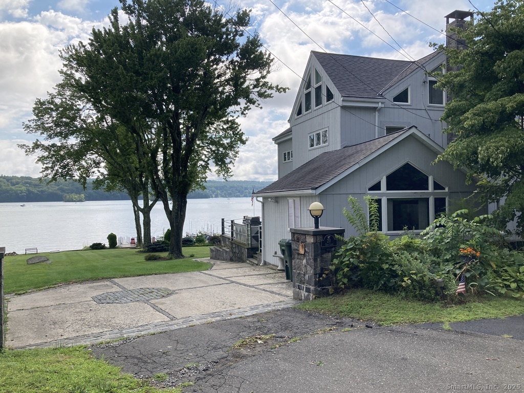 20 East, New Fairfield, Connecticut 06812