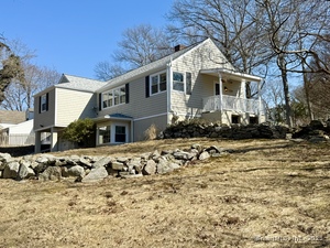 18 Deacon Hill Road