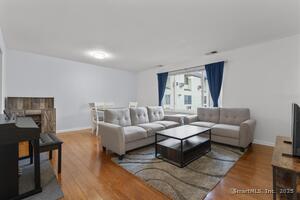 2 Washington Court, Unit 4