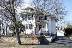 2 Colonial Place