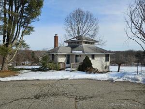 6 Schoolhouse Hill Road