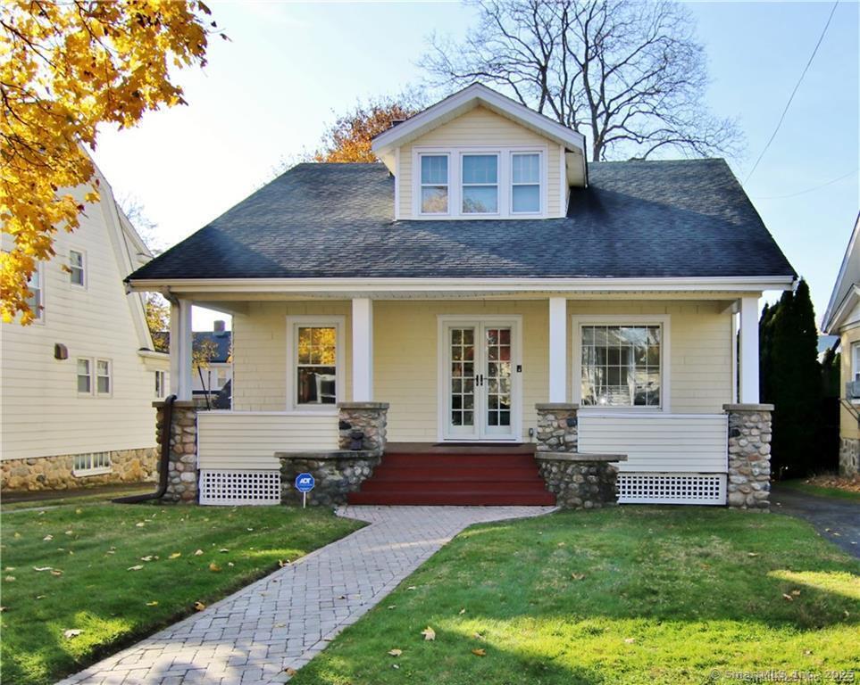 30 Saint George Avenue, Stamford, Connecticut photo 1