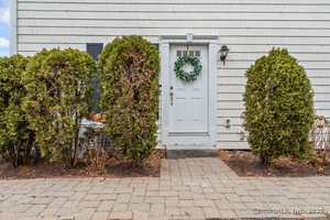 40 Stuart Avenue, Unit APT A