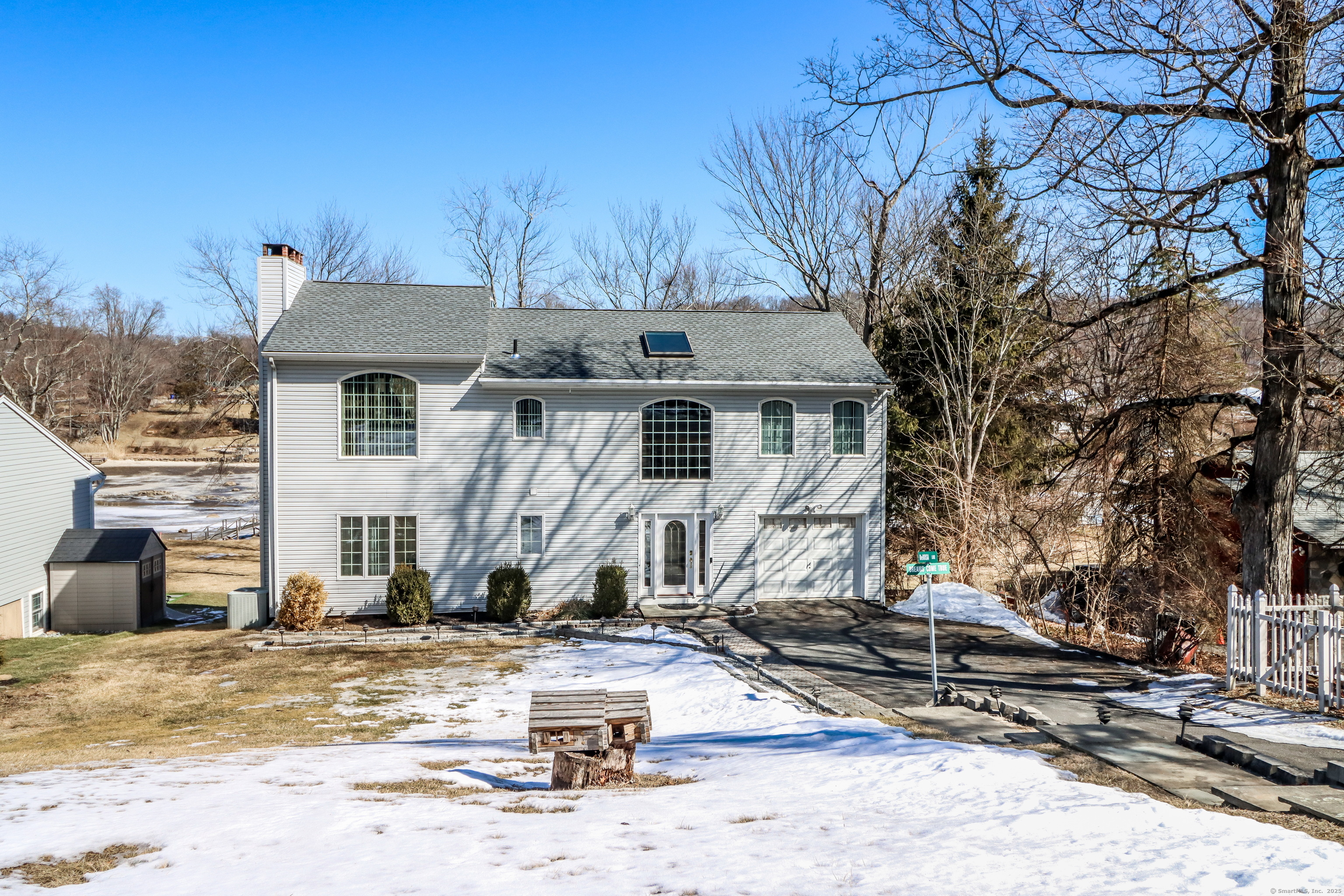 38 Lake Shore, Brookfield, Connecticut 06804