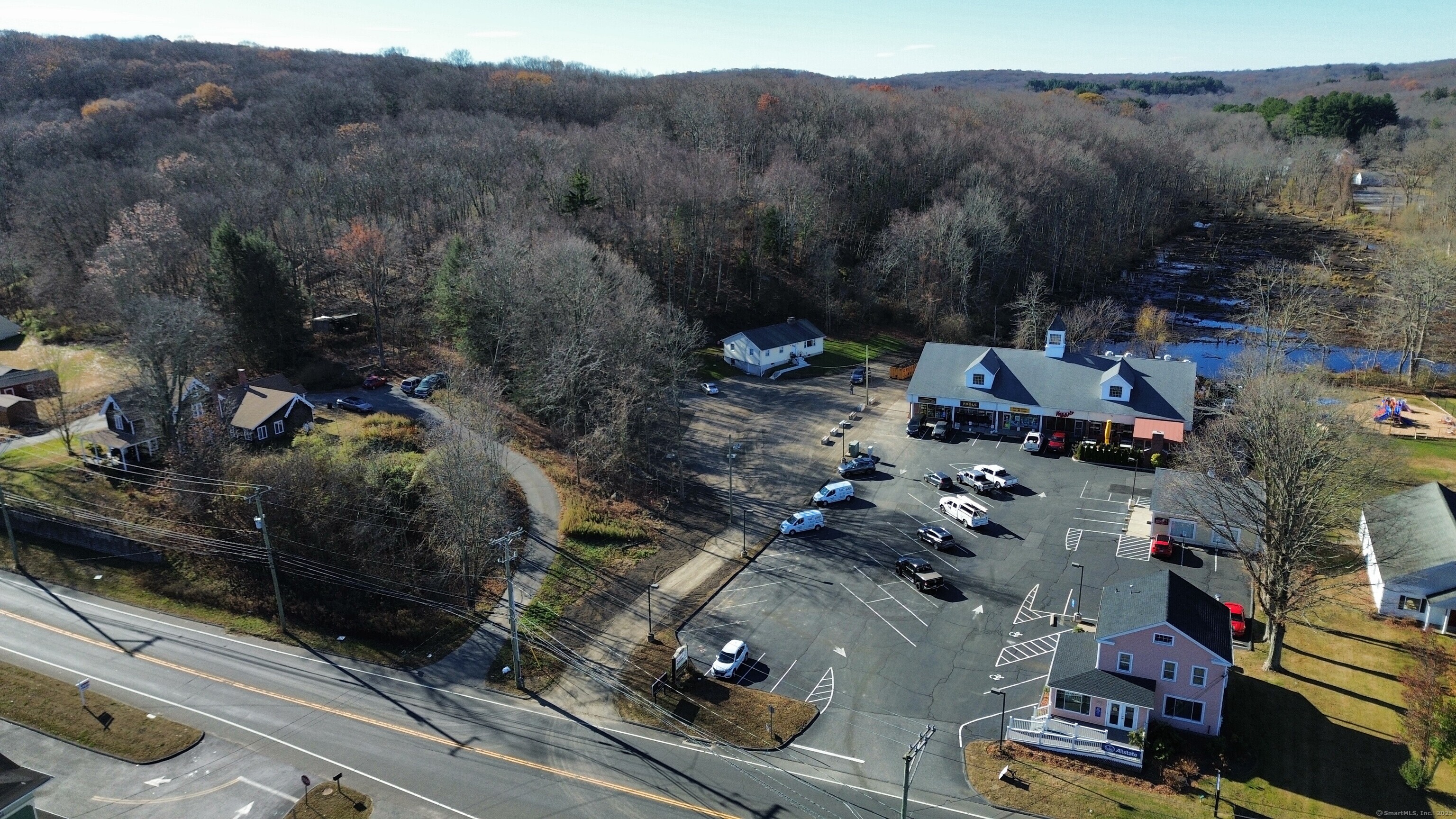 Homes for sale in Monroe, CT | 415 Main St, Monroe, CT 06468 | MLS# 24079434