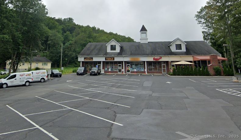 Homes for sale in Monroe, CT | 415 Main St, Monroe, CT 06468 | MLS# 24079434