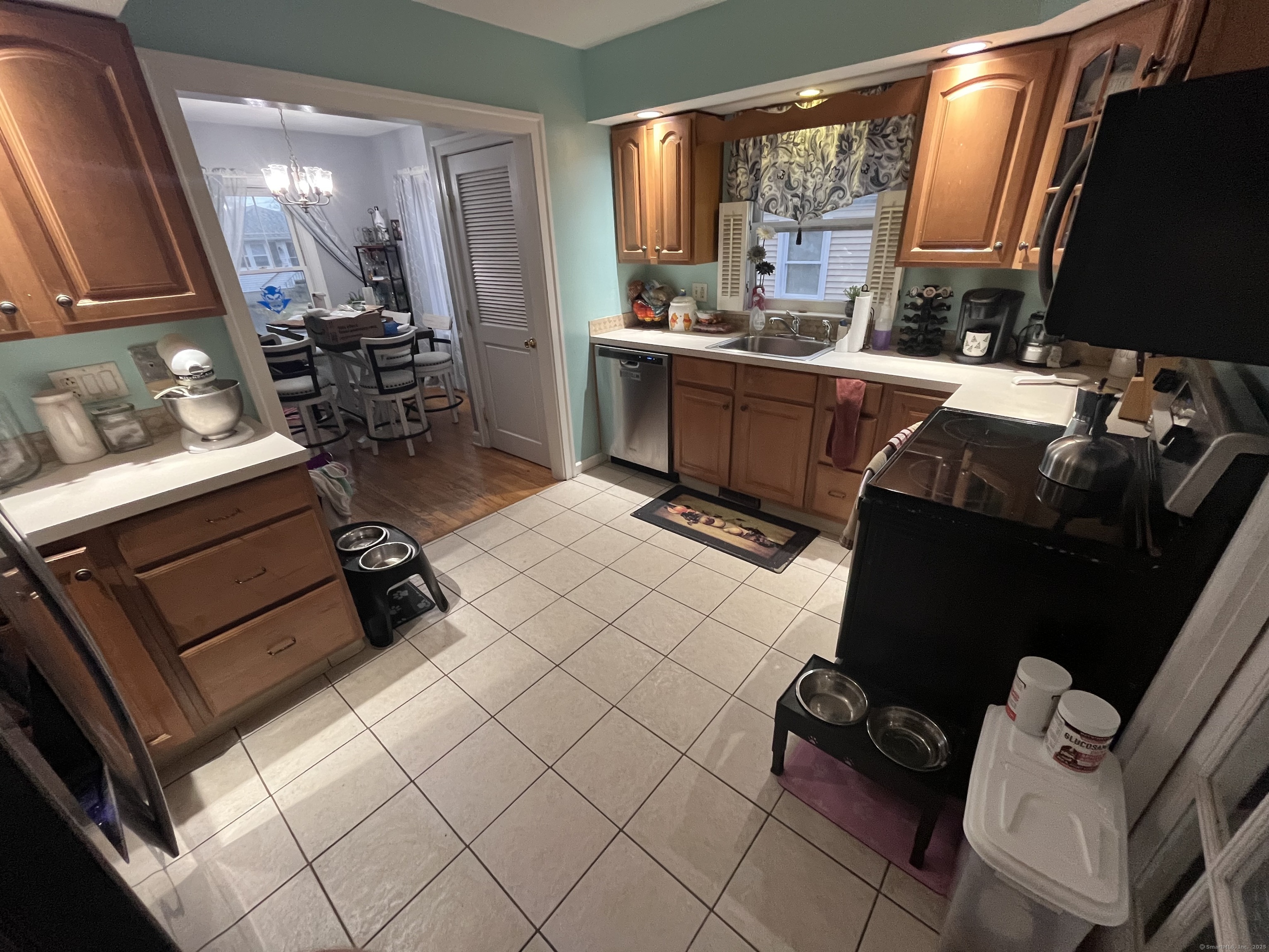 96 Harding, West Haven, Connecticut 06516